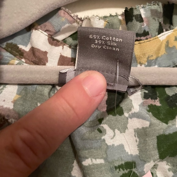 Ann Taylor sleeveless blouse top. Size 12P. Silk blend. NWT - Picture 2 of 3